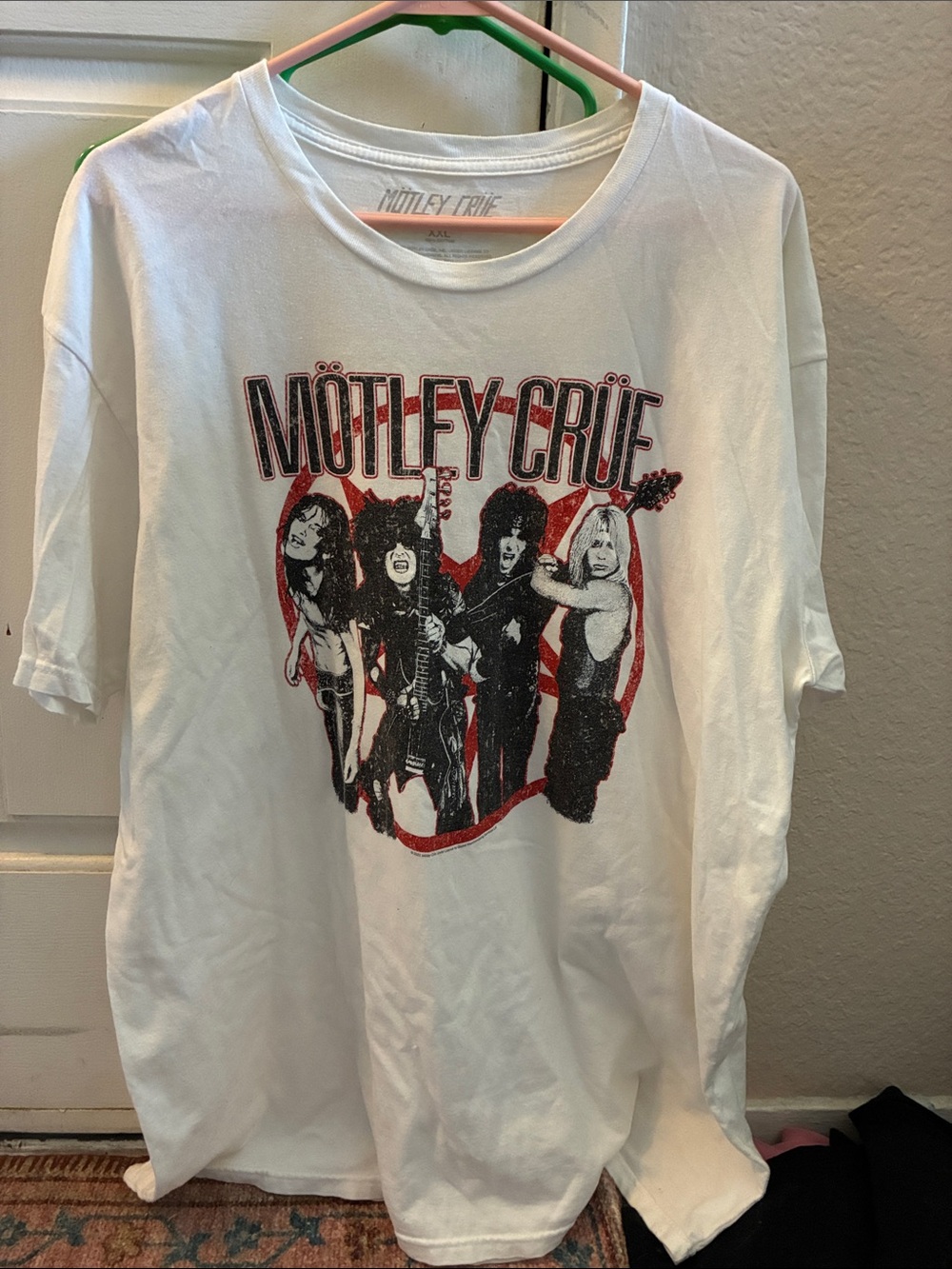 Motley Crue White Graphic Short Sleeve Tee